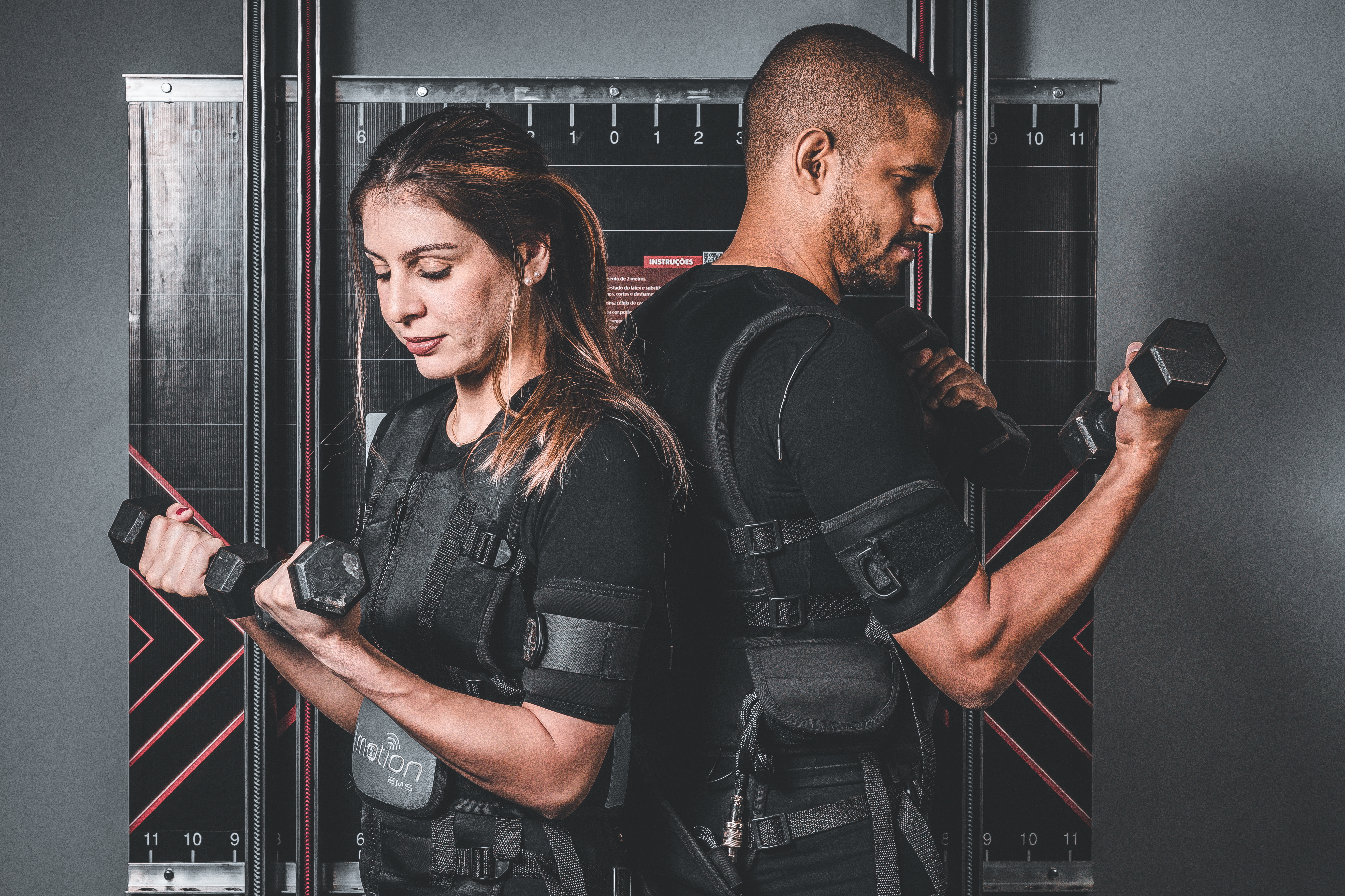 Alunos treinando com EMS na LAFIT